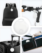 Dispositivo di localizzazione bianco su zaino, bicicletta, valigia e portafoglio. Tracker Bluetooth per oggetti personali, sicurezza e antifurto.
