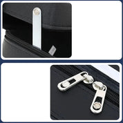 Custodia rigida nera con doppia cerniera in metallo, design elegante e resistente, ideale per protezione e trasporto sicuro di dispositivi elettronici.