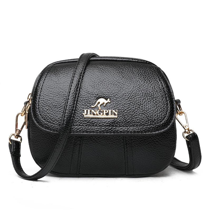 Borsa a tracolla in pelle nera con logo dorato, design elegante e compatto, chiusura a zip, ideale per moda donna e accessori di lusso.