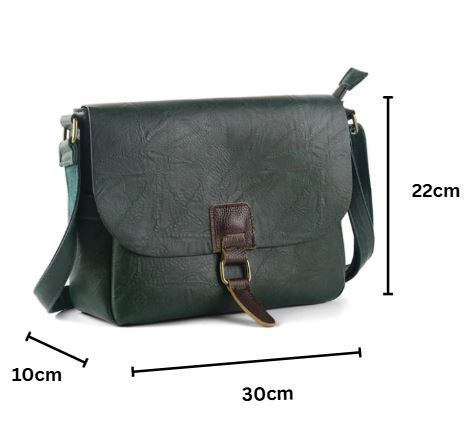 Borsa a tracolla in pelle verde scuro, dimensioni 30x10x22 cm, con chiusura a fibbia marrone. Elegante e pratica per uso quotidiano.