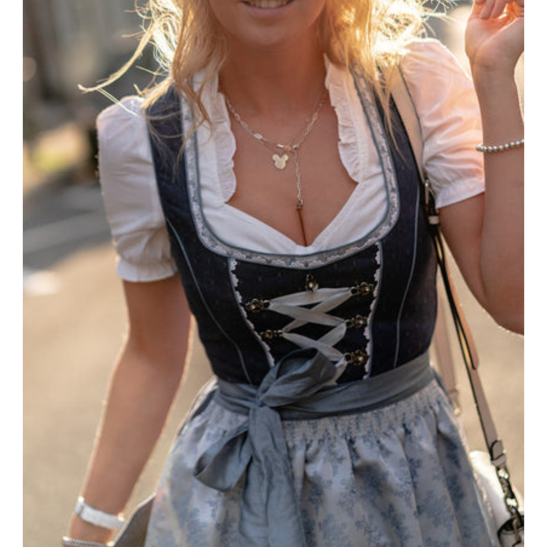 Abito Dirndl con grembiule e allacciatura tradizionale del corpetto 0