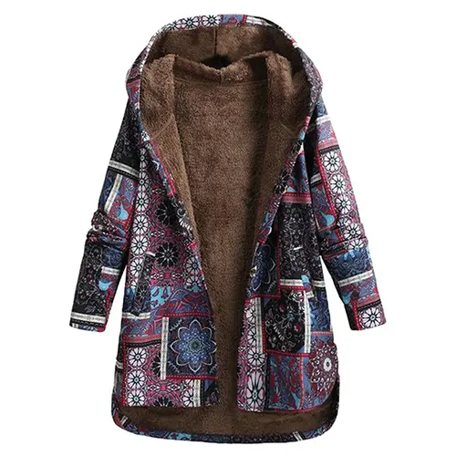 Cappotto invernale donna con cappuccio, fantasia patchwork multicolore, interno in pelliccia sintetica marrone, moda casual, caldo e accogliente.