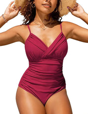 Costume intero donna rosso, design incrociato, spalline sottili, ideale per spiaggia e piscina. Moda mare estate, elegante e confortevole.
