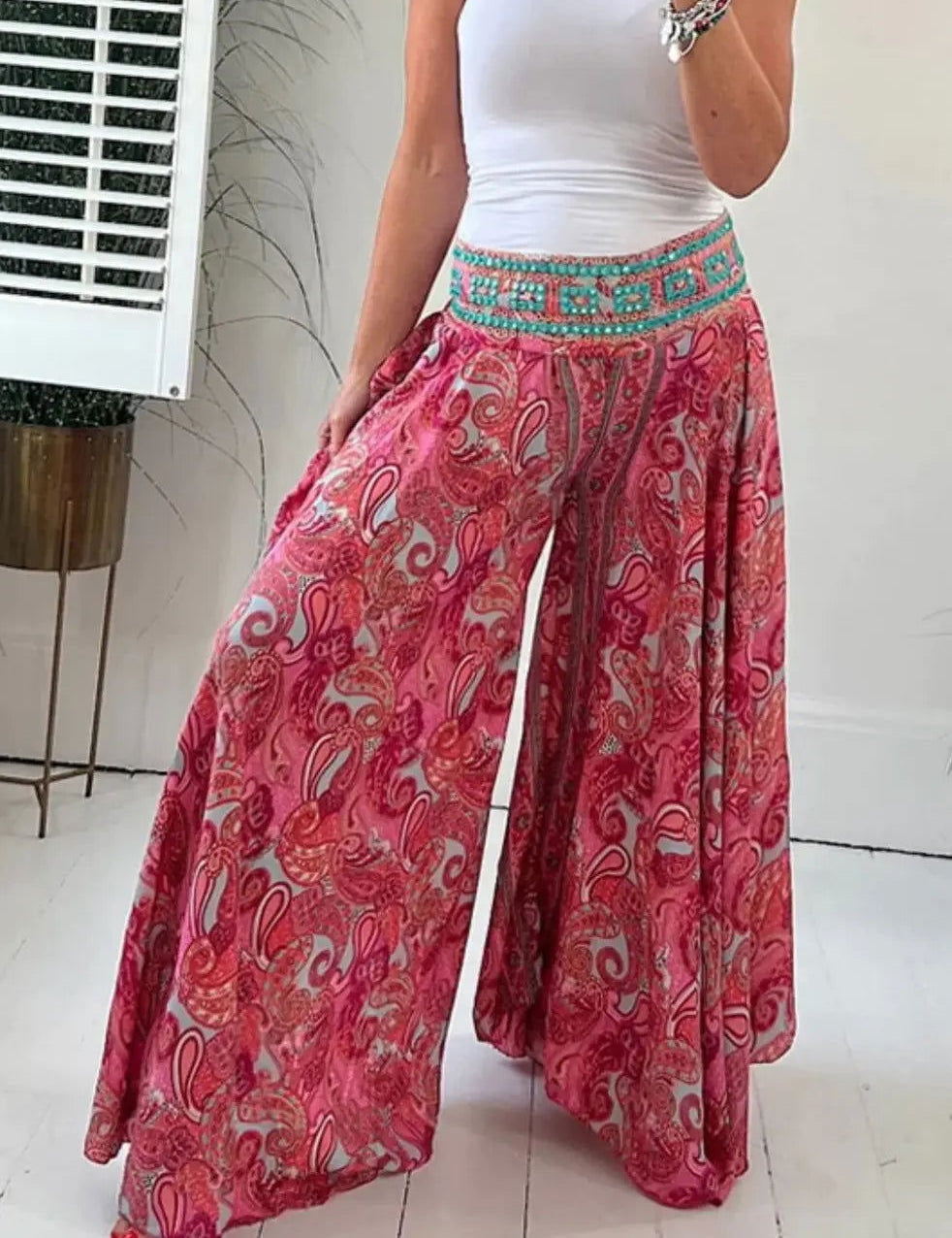CARLA | Floral Print Culottes for a Stylish Touch - Lizabella Fashion -  -  - CARLA | Floral Print Culottes for a Stylish Touch - Lizabella Fashion - #tag1# - #tag2#