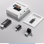 Adattatore auto wireless con confezione, manuale utente e connettori USB. Accessorio per auto, tecnologia wireless, compatibilità universale.