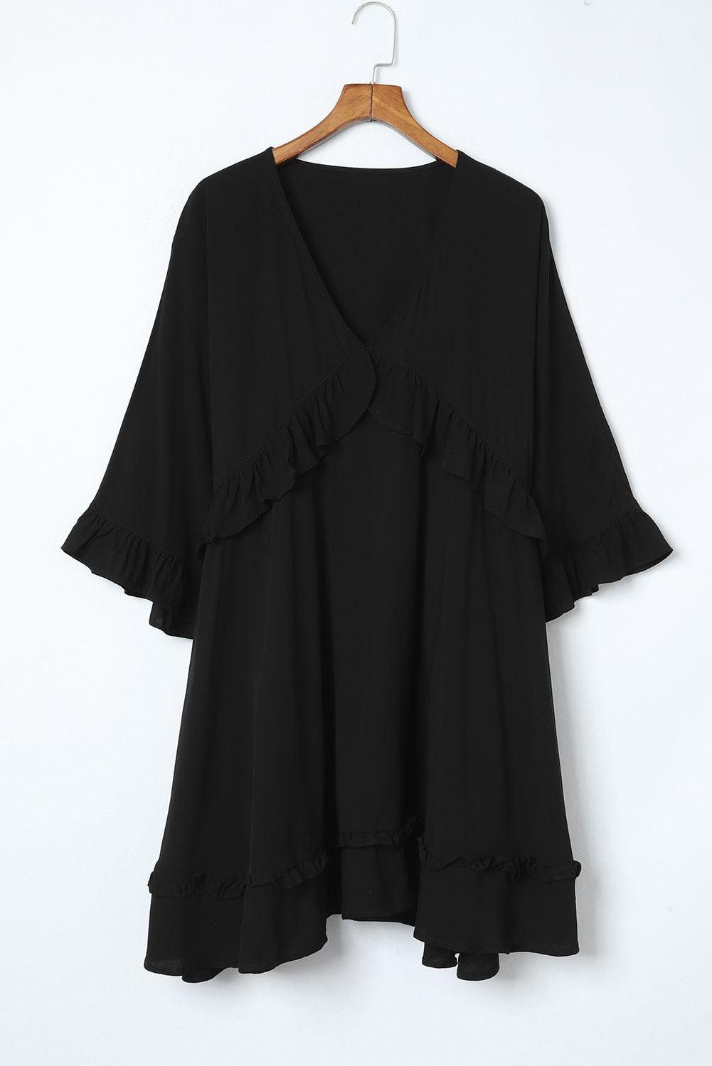 Abito nero da donna con volant, maniche a tre quarti, scollo a V, stile casual elegante. Perfetto per occasioni speciali e moda autunnale.