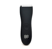 Tagliacapelli elettrico nero con display LED digitale, design ergonomico, ideale per taglio capelli e barba. Accessorio per cura personale.