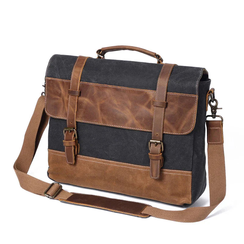 Borsa messenger in tela e pelle marrone, design vintage, con tracolla regolabile e fibbie in metallo. Ideale per lavoro e università.