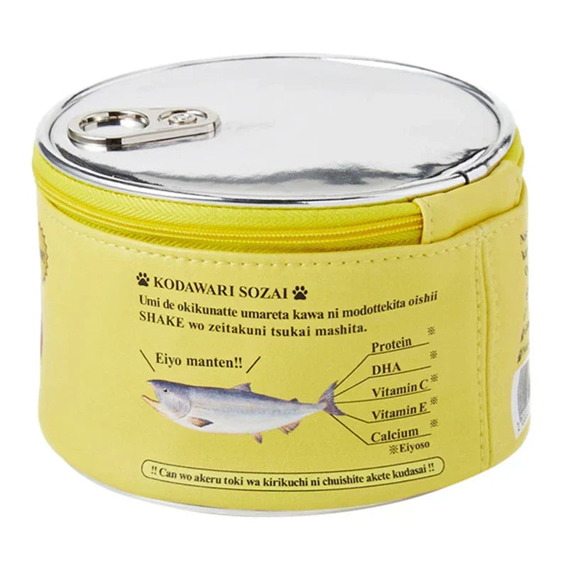 Contenitore giallo per alimenti per animali a forma di lattina, con grafica di pesce e informazioni nutrizionali. Design accattivante e pratico.