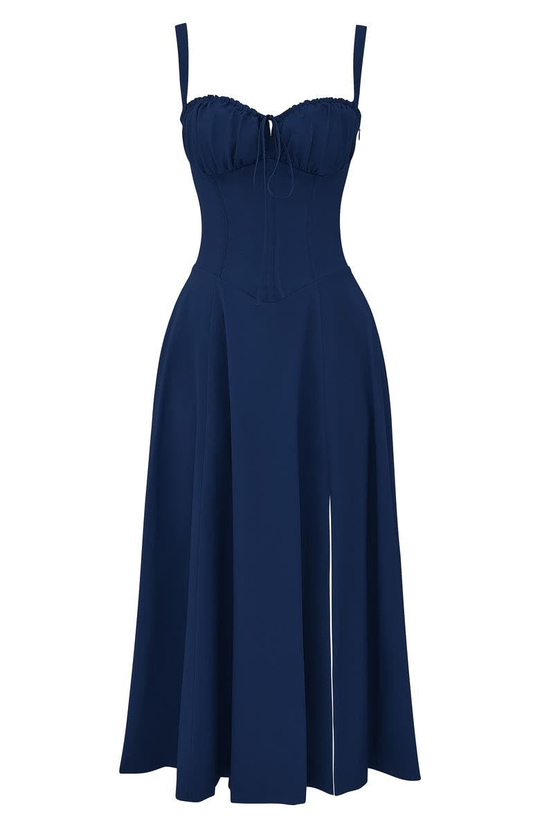 Abito lungo blu scuro con spalline sottili, scollo a cuore e gonna ampia. Elegante e femminile, perfetto per eventi serali e cerimonie.