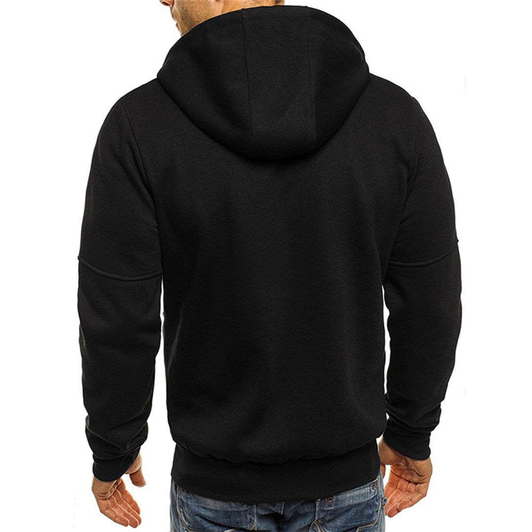 Felpa nera con cappuccio, uomo di spalle, design casual, tessuto morbido, ideale per abbigliamento autunnale e invernale, moda streetwear.