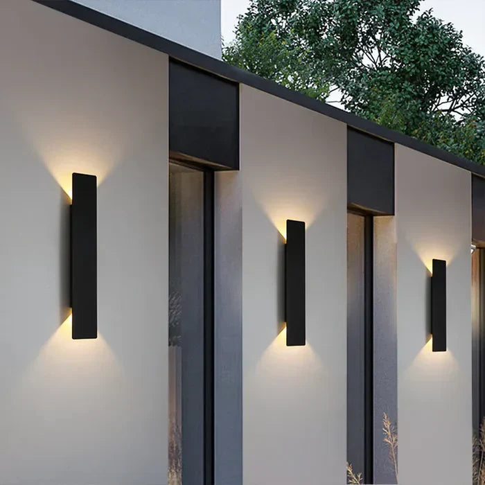 Lampada da parete per esterni resistente alle intemperie - Stormglow 1