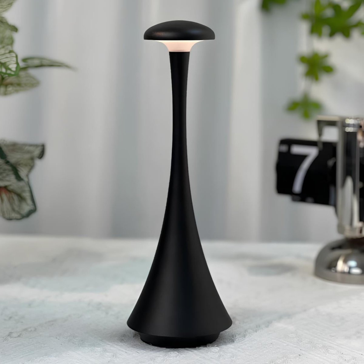 Lampada da tavolo Elance 1