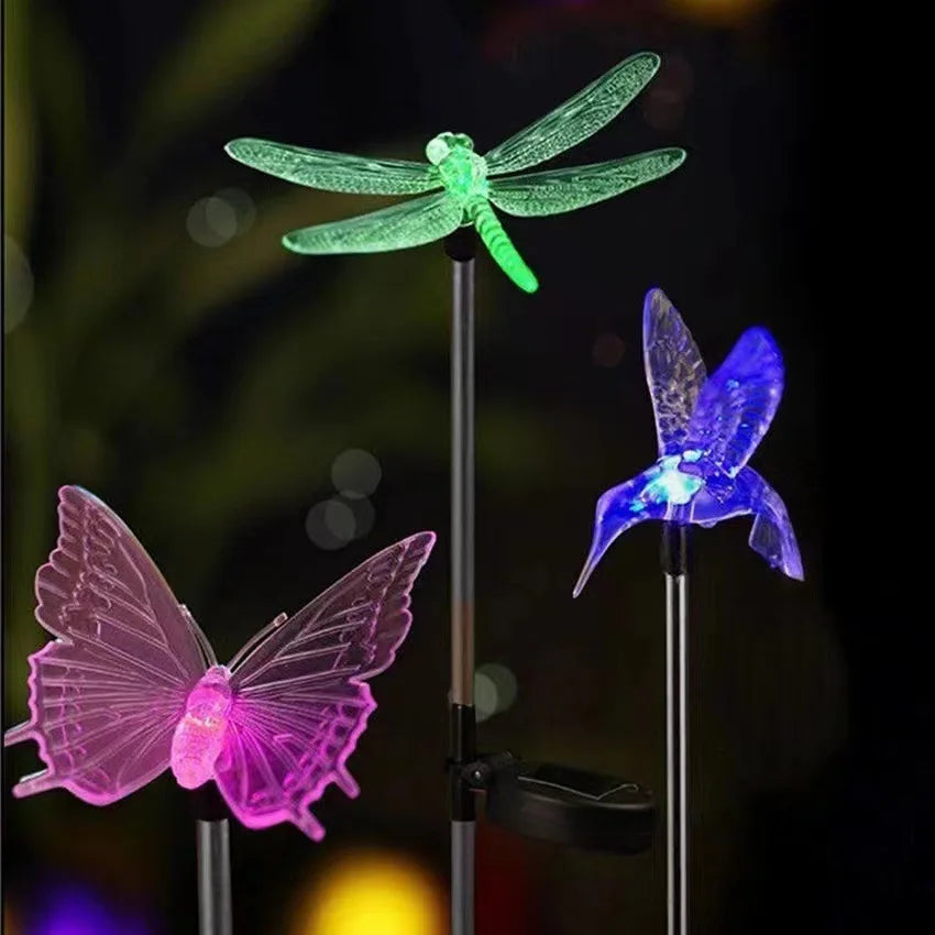Lampada solare da giardino con colibrì, farfalla e libellula: design ecologico e resistente alle intemperie per un'affascinante illuminazione esterna 1