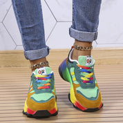 Le vivaci sneakers di Francesca 1