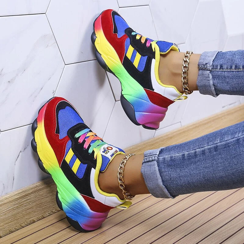 Le vivaci sneakers di Francesca 2