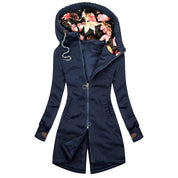 Cappotto donna blu scuro con cappuccio foderato floreale, zip frontale, design elegante, moda autunno inverno, abbigliamento casual chic.