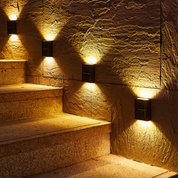 Luce esterna ad energia solare con rilevamento crepuscolare – Lampada da giardino impermeabile per un'elegante illuminazione esterna 2