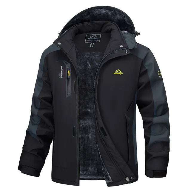 Giacca invernale da uomo nera, impermeabile, con cappuccio, foderata in pile, ideale per escursioni e sport all'aperto. Design moderno e funzionale.