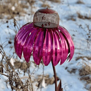 Mangiatoia per uccelli a forma di echinacea 3