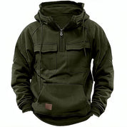 Felpa con cappuccio verde militare, tasche frontali, cerniera centrale, design casual, ideale per abbigliamento outdoor e streetwear.