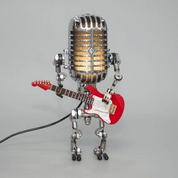Microfono robot vintage in metallo con lampada per chitarra 6