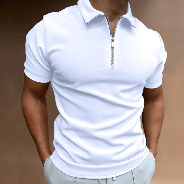 Maglietta bianca da uomo con zip, maniche corte, vestibilità slim, stile casual. Ideale per moda estiva, abbigliamento maschile trendy.