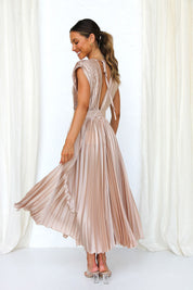 Elegante Abito Lungo Plissettato con Scollo a V e Delicato Fiocco Dietro