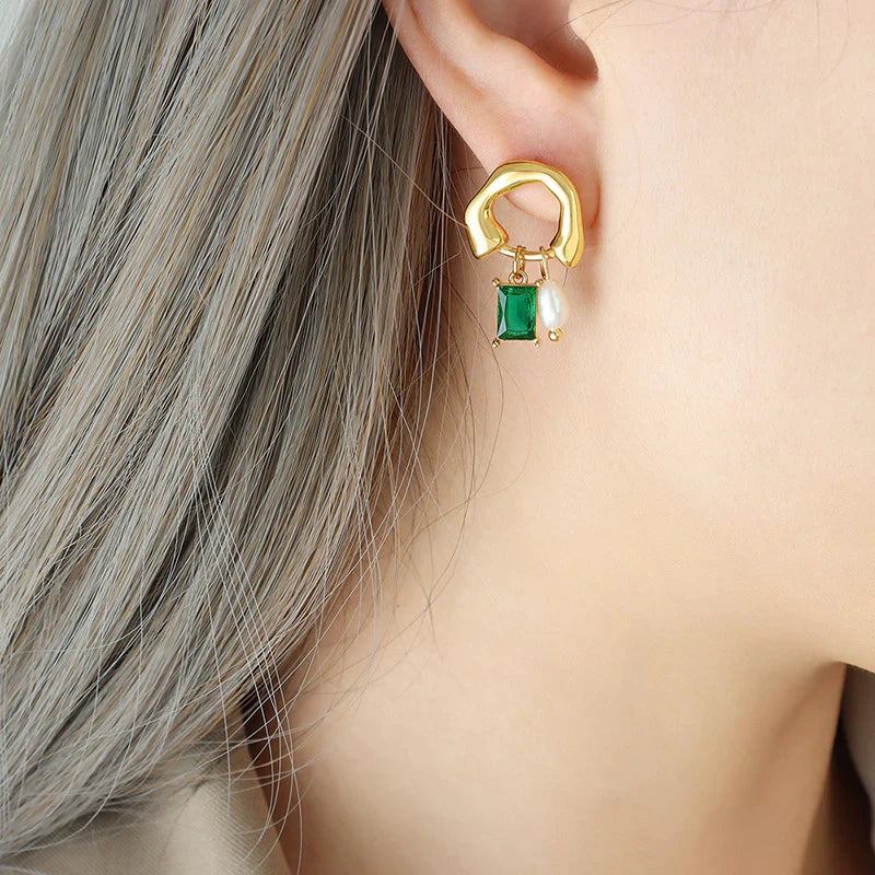 Maya | Eleganti orecchini con smeraldi e perle