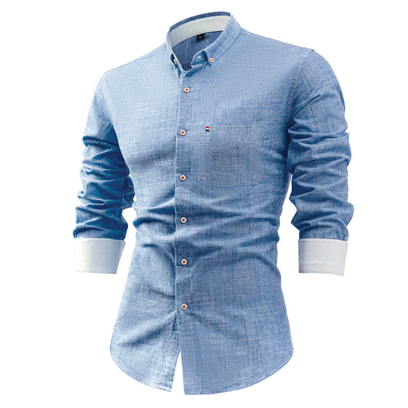 Camicia uomo azzurra a maniche lunghe, tessuto leggero, colletto button-down, ideale per look casual ed eleganti. Moda maschile, abbigliamento trendy.