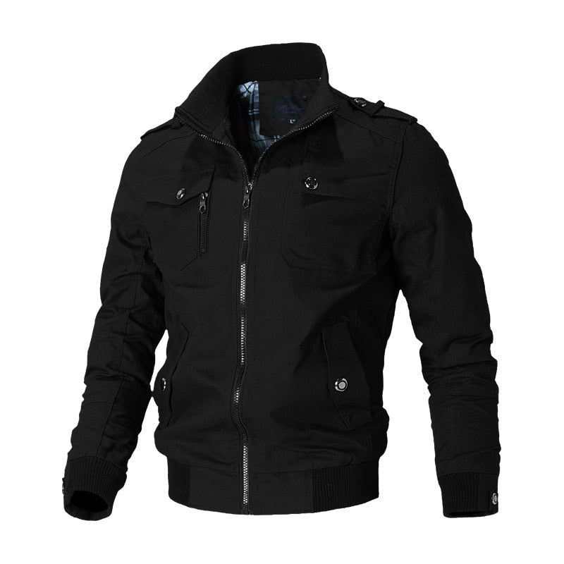 Giacca nera da uomo in stile bomber, con zip frontale, tasche multiple e colletto rialzato. Design casual e moderno, ideale per l'autunno.
