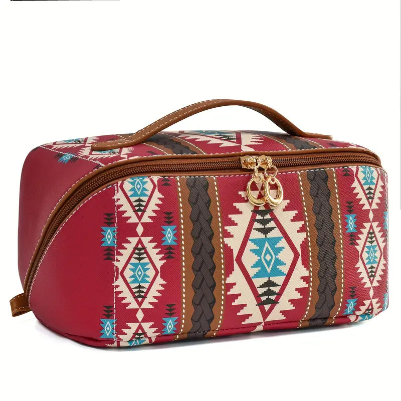 Astuccio da viaggio etnico rosso con motivo geometrico, cerniera dorata e manico in pelle. Ideale per cosmetici e accessori.