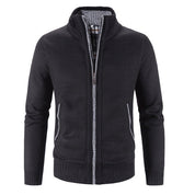 Giacca invernale uomo nera, zip frontale, colletto alto, tasche laterali, tessuto lavorato a maglia, ideale per look casual ed eleganti.