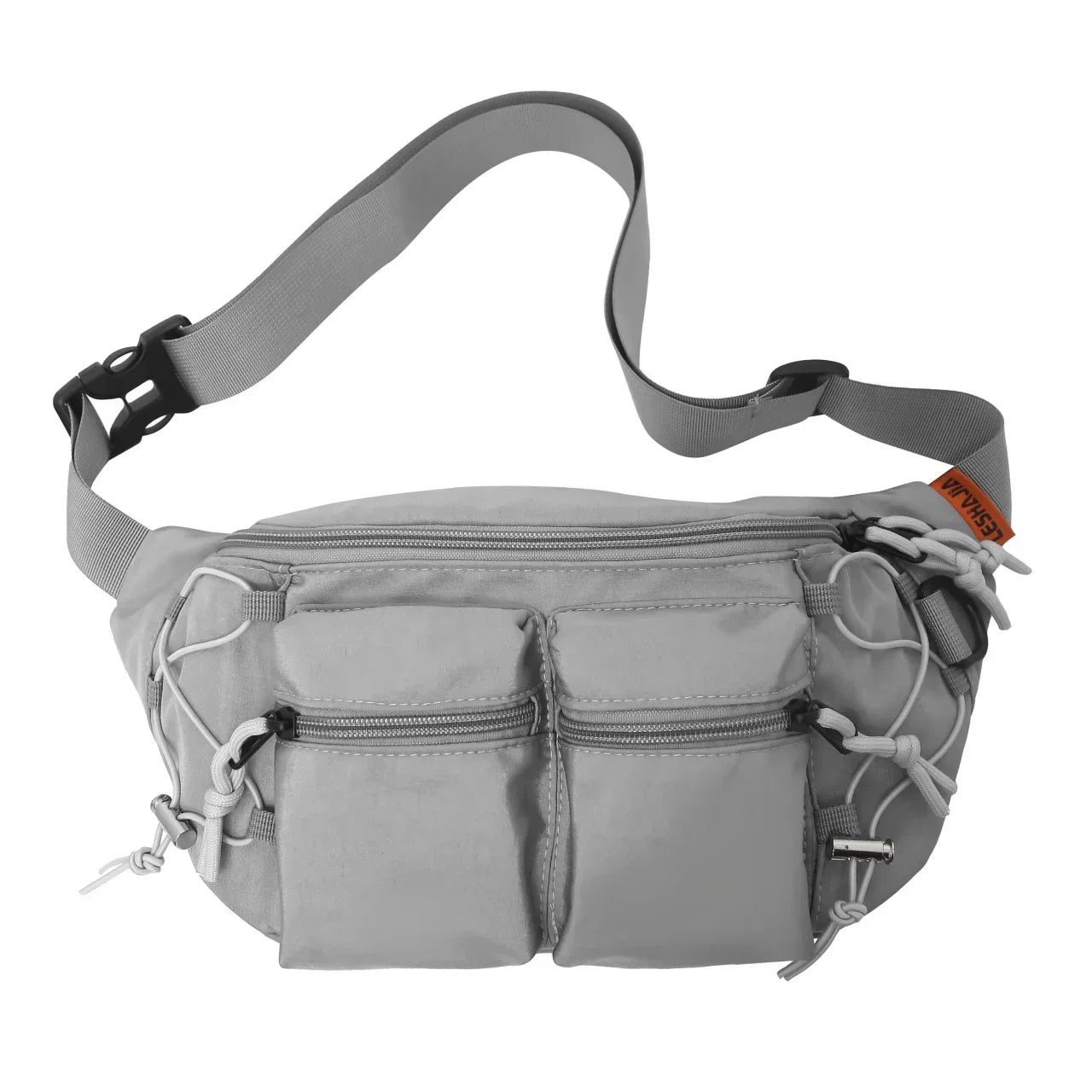 Marsupio grigio con doppia tasca frontale, cerniere e cintura regolabile. Design pratico e moderno, ideale per viaggi e attività all'aperto.