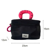 Borsa termica nera con manico rosa numerato, dimensioni 23x12x15 cm, ideale per pranzo al sacco, picnic, scuola, lavoro. Tasche con zip.