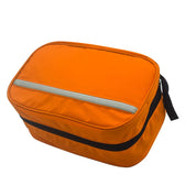 Borsa termica arancione con cerniera, tasca frontale riflettente, ideale per picnic, pranzo al sacco, conservazione cibi. Accessorio pratico e resistente.