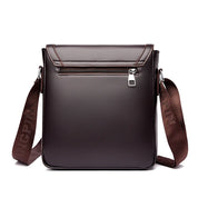 Borsa a tracolla in pelle marrone scuro con cerniera, design elegante e moderno, ideale per uomo, accessorio moda versatile e funzionale.