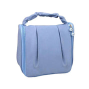 Borsa cosmetica da viaggio blu con manico intrecciato, chiusura a zip e decorazione con perle. Ideale per organizzare trucchi e accessori.