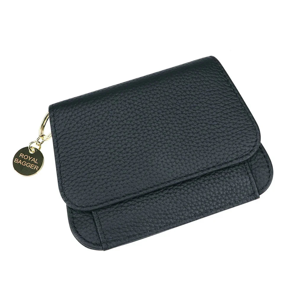 Portafoglio donna in pelle nera con chiusura a scatto, design elegante e compatto, accessorio moda con ciondolo dorato "Royal Bagger".