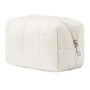 Astuccio cosmetico bianco in tessuto morbido con cerniera, design a quadri. Ideale per trucco, accessori viaggio, organizer borsa.