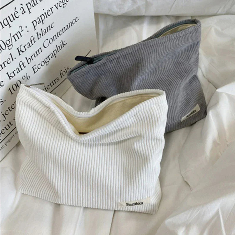 Spaziosa borsa per il trucco da viaggio in velluto a coste con chiusura sicura con cerniera