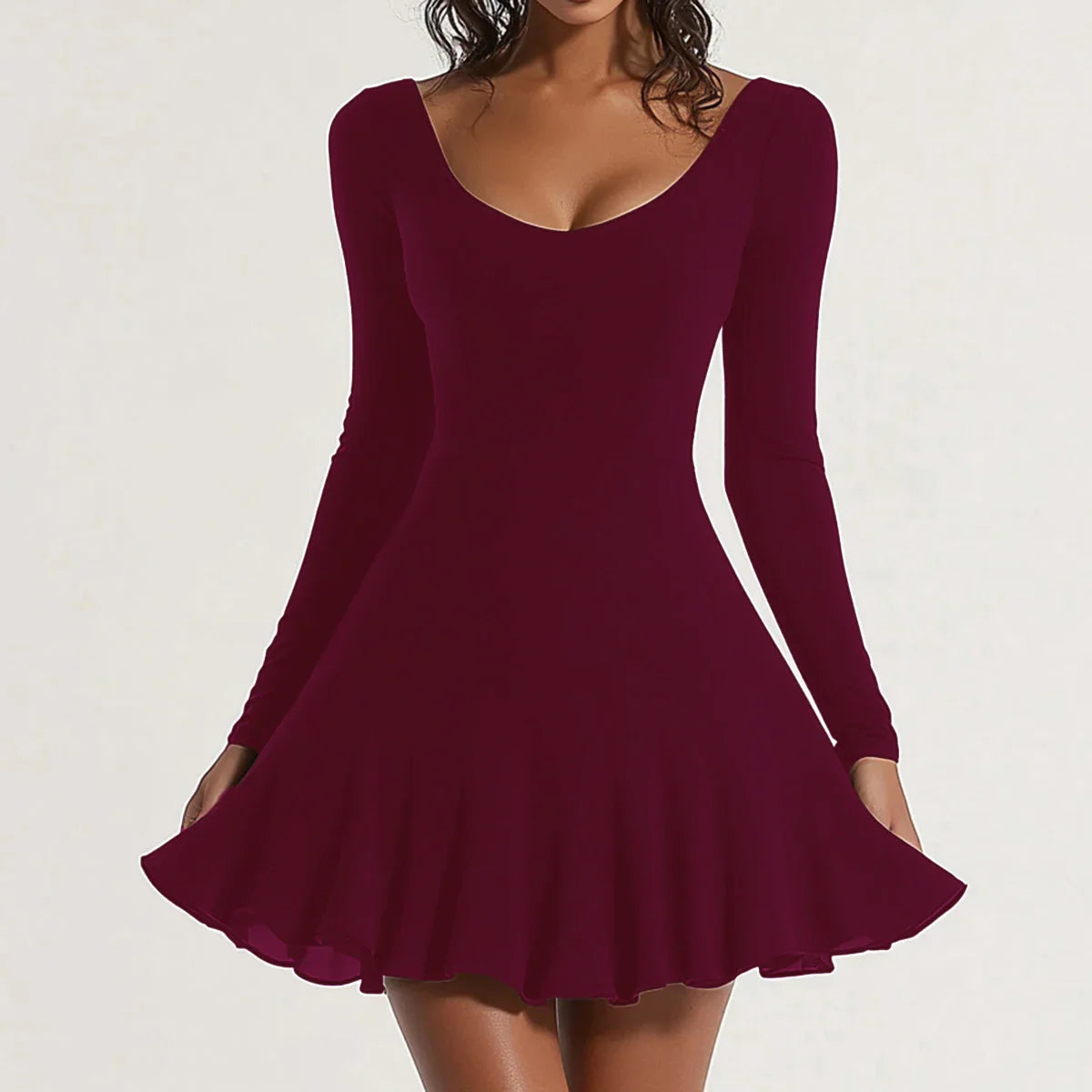 Vestito corto donna bordeaux, maniche lunghe, scollo a V, tessuto elasticizzato. Elegante abito casual per autunno e inverno.