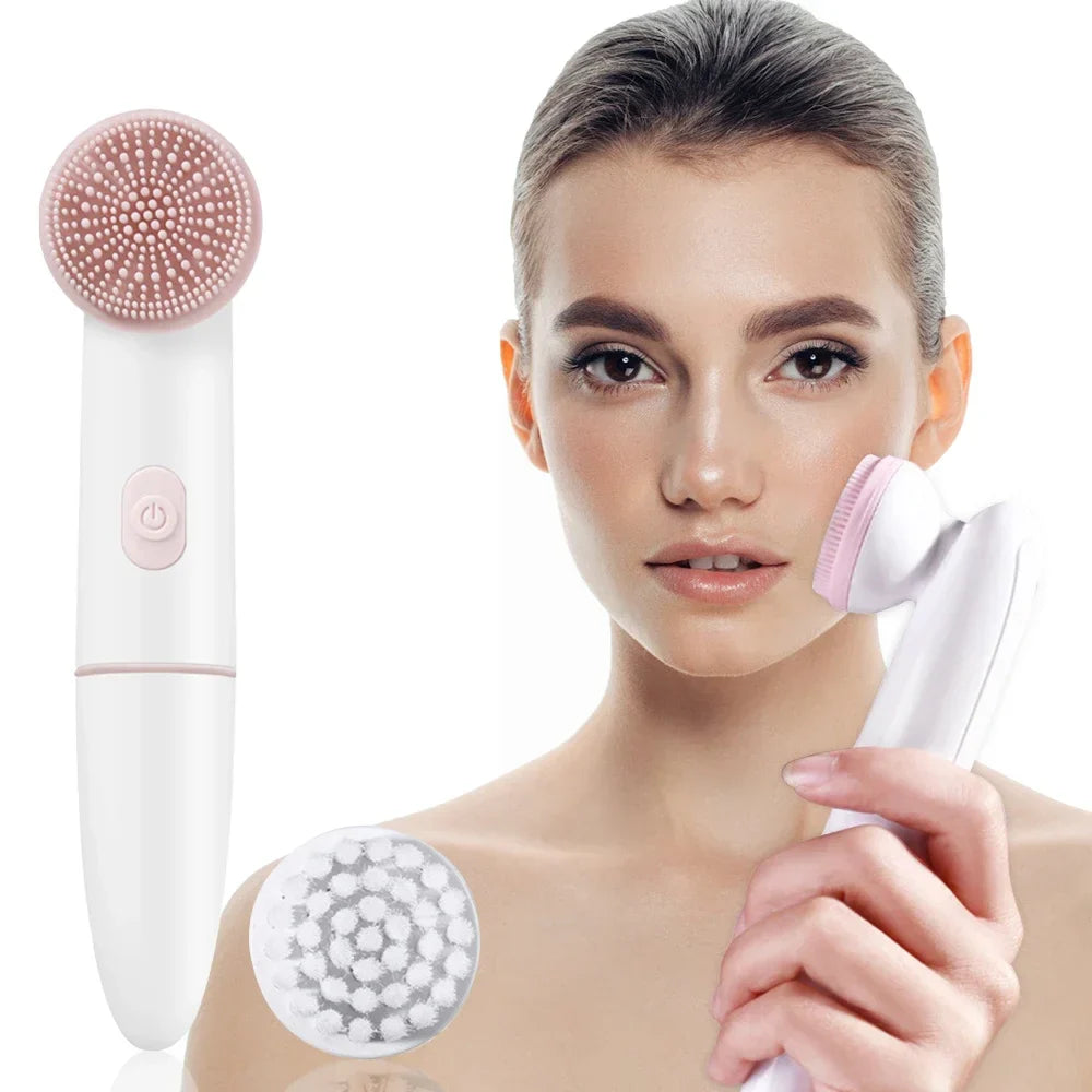 Spazzola elettrica per pulizia viso, donna che utilizza dispositivo esfoliante rosa e bianco, cura della pelle, bellezza, skincare quotidiana.