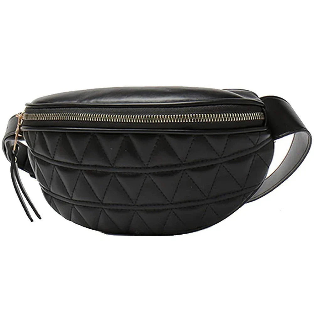 Marsupio nero trapuntato in pelle sintetica con cerniera, design geometrico a triangoli, moda unisex, accessorio versatile e pratico.