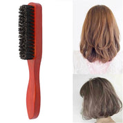 Spazzola per capelli in legno con setole nere, ideale per styling capelli corti e medi. Accessorio essenziale per cura e bellezza dei capelli.
