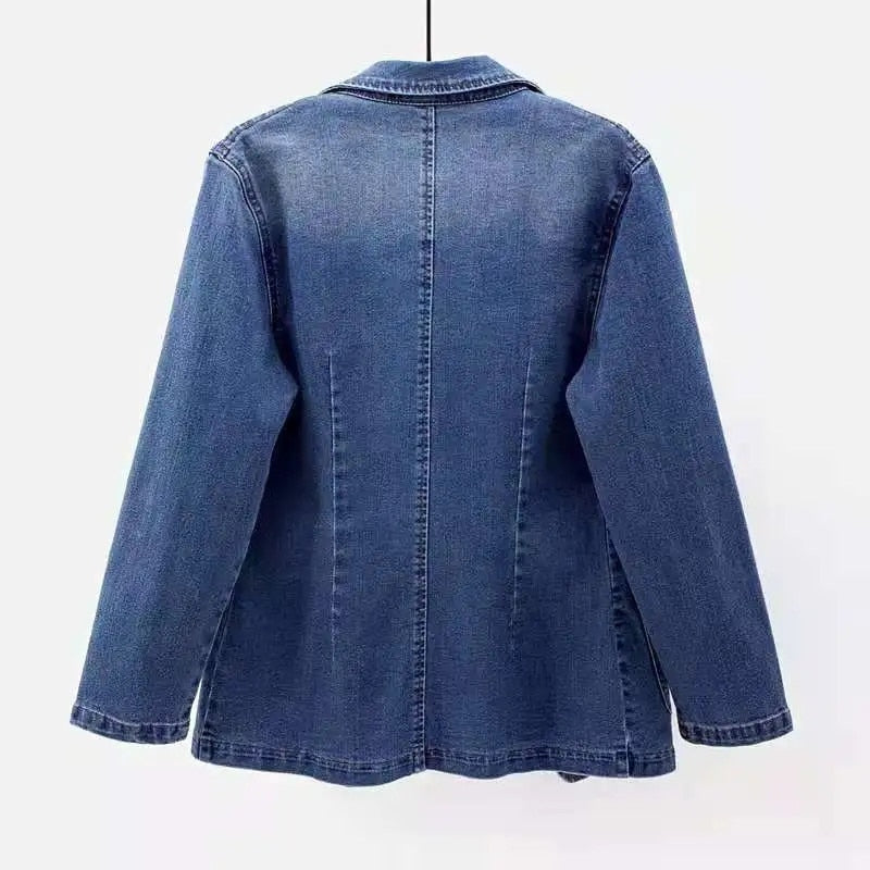 Giacca di jeans blu da donna, design classico, maniche lunghe, cuciture visibili, ideale per moda casual e streetwear.