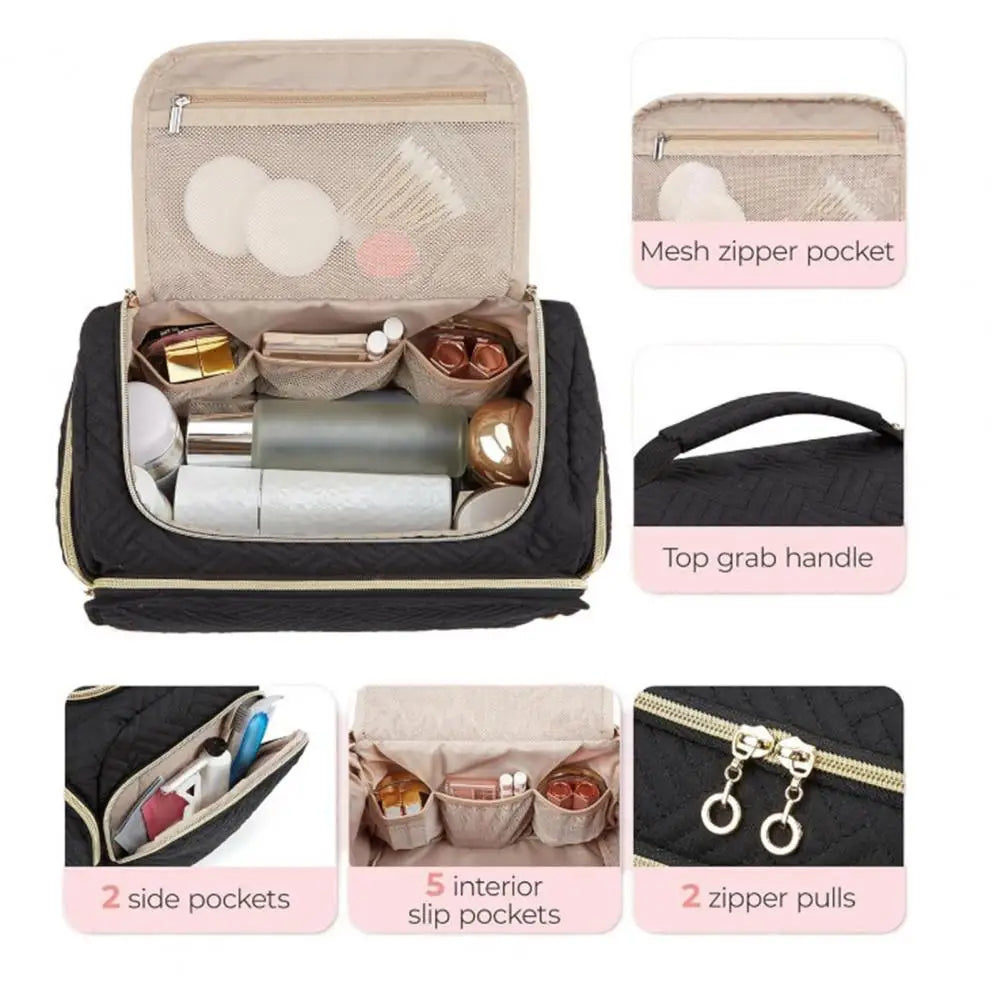 Borsa da toilette nera con manico superiore, tasche interne ed esterne, chiusura a zip, ideale per cosmetici e accessori da viaggio.
