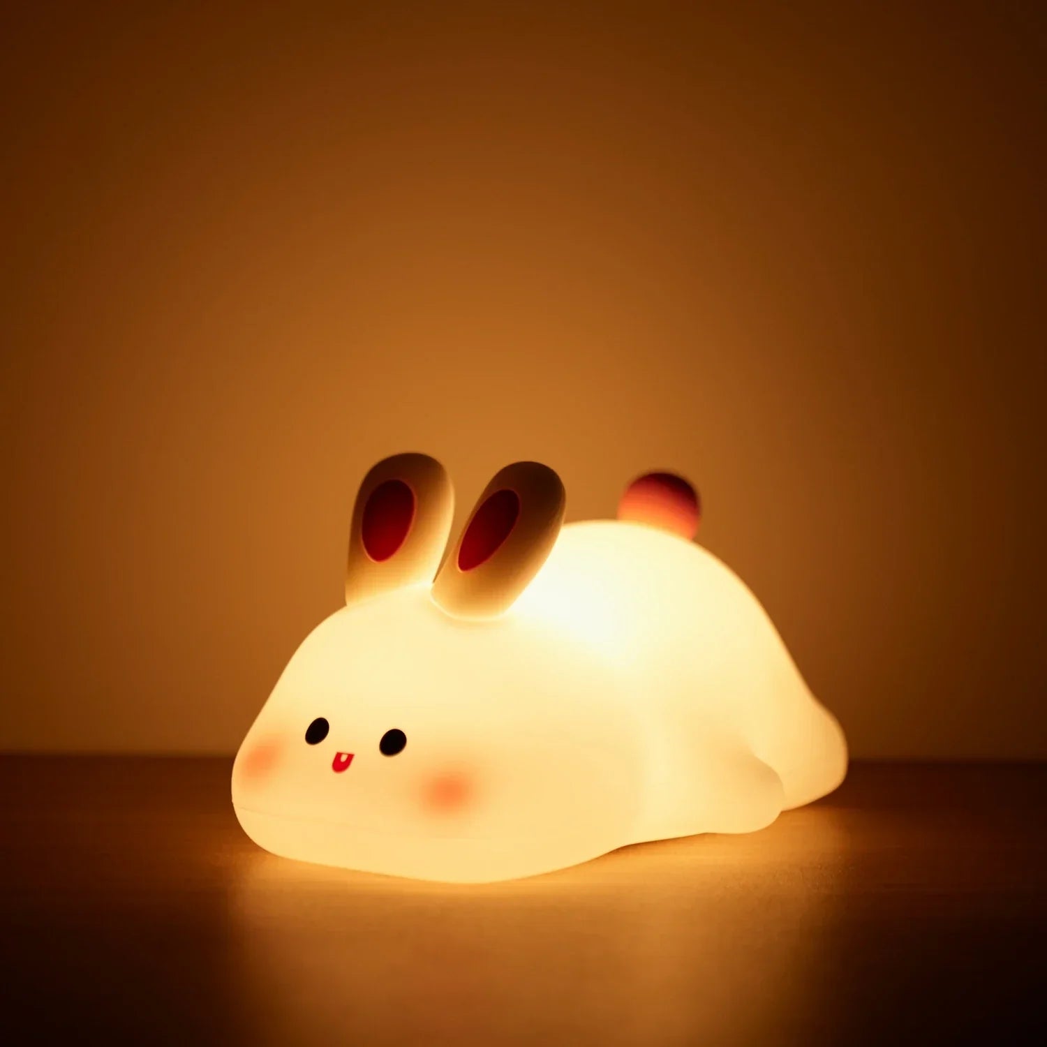 Lampada notturna a forma di coniglio, luce LED calda, design carino per bambini, decorazione camera da letto, regalo perfetto per neonati e bambini.