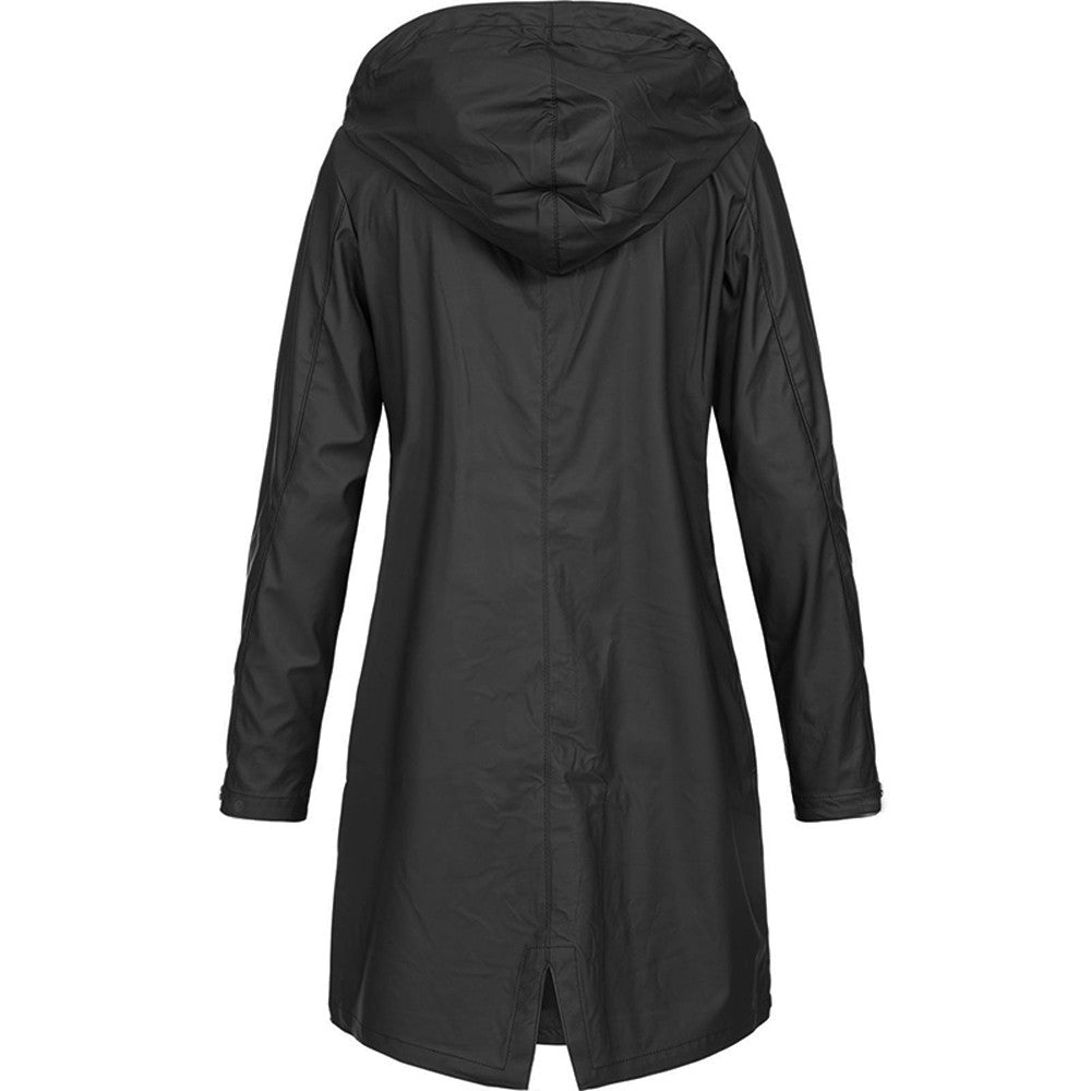 Cappotto impermeabile nero da donna con cappuccio, design lungo, maniche lunghe, ideale per pioggia e outdoor. Moda autunnale e invernale.