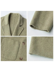 Cappotto in lana verde oliva, dettagli su colletto, manica, tasca e bottoni. Elegante e caldo, ideale per l'inverno. Moda uomo/donna.
